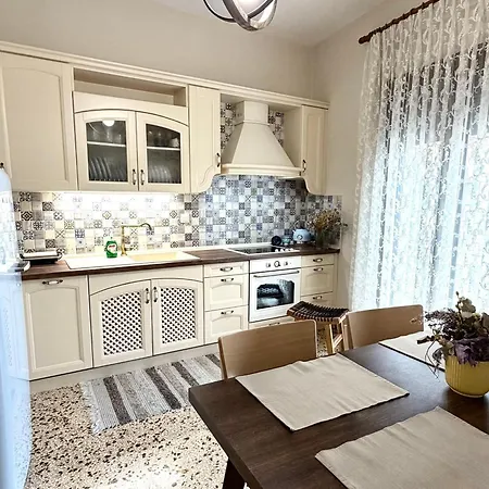 Casa Nostra Aridaía